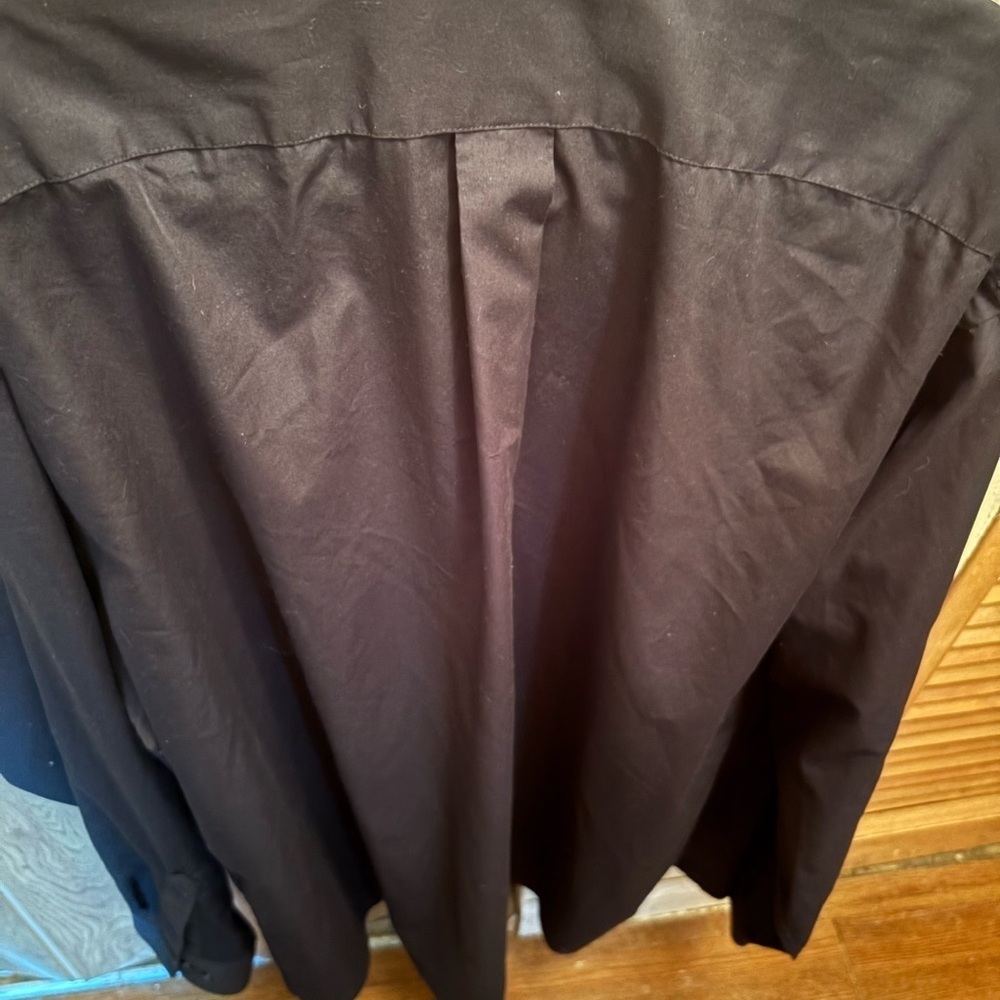 Black Button-Up Shirt- Van Heusen Men’s long sleeve . Neck sz 18 sleeves 36/37 - Picture 2 of 3